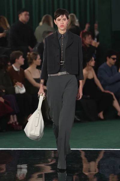 Look 49